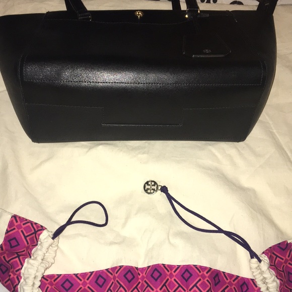 ⭐️ Tory Burch Robinson Tote ⭐️ - Picture 7 of 7